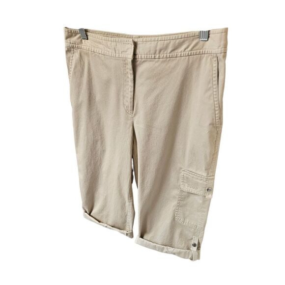 IZOD Women's Tan Cargo /Capri  Shorts With Stretch. - Picture 3 of 12